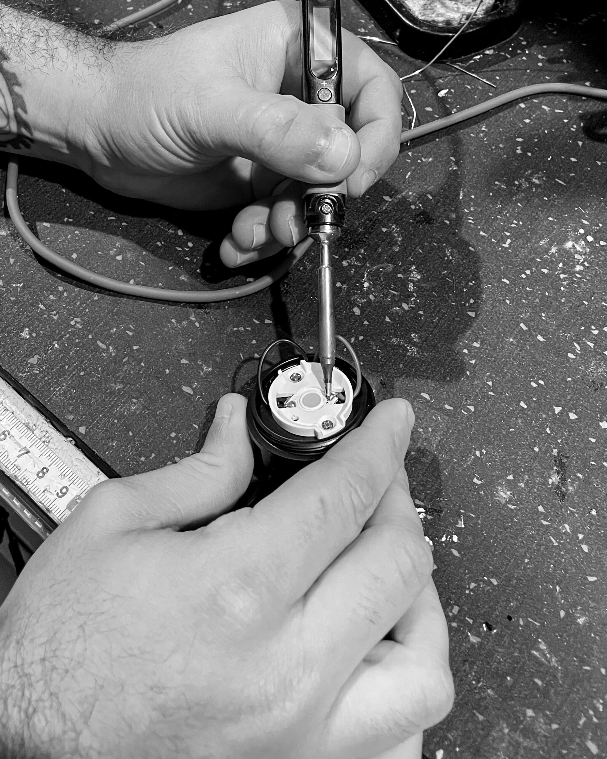 Assembly and testing process in workshop